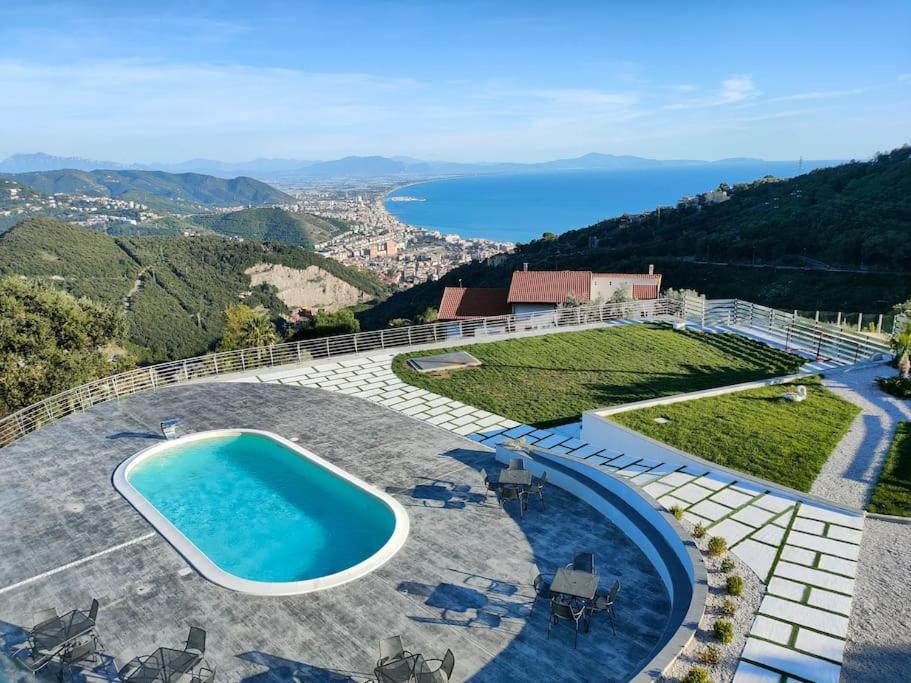 Appartamento Emma Con Piscina - Vista Mare"Tenuta Croce" ซาแลร์โน ภายนอก รูปภาพ