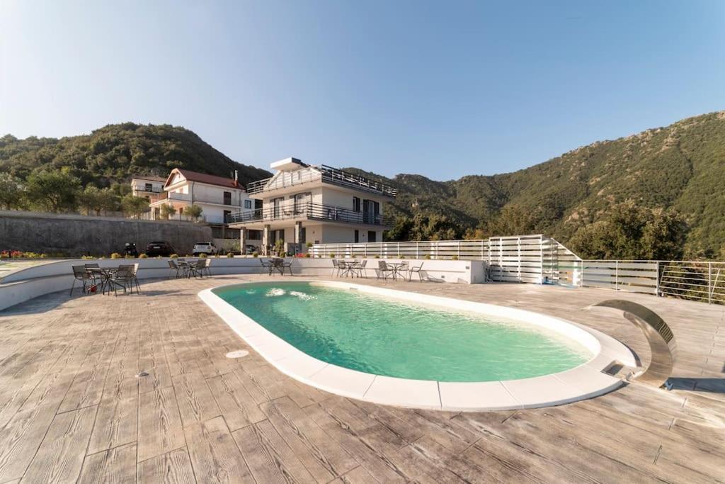 Appartamento Emma Con Piscina - Vista Mare"Tenuta Croce" ซาแลร์โน ภายนอก รูปภาพ
