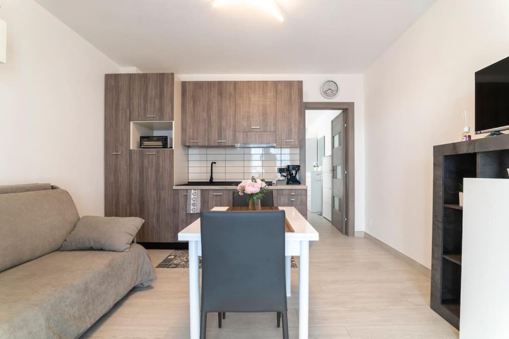 Appartamento Emma Con Piscina - Vista Mare"Tenuta Croce" ซาแลร์โน ภายนอก รูปภาพ