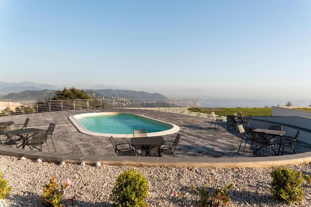 Appartamento Emma Con Piscina - Vista Mare"Tenuta Croce" ซาแลร์โน ภายนอก รูปภาพ