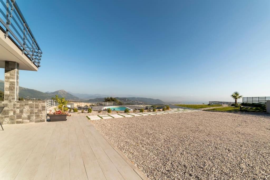 Appartamento Emma Con Piscina - Vista Mare"Tenuta Croce" ซาแลร์โน ภายนอก รูปภาพ